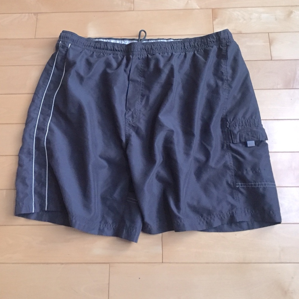 ☀️SUMMER BLOWOUT ITEM☀️ men's L charcoal gray swim trunks
Excellent condition